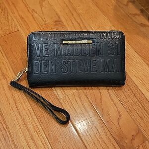 Steve Madden wallet